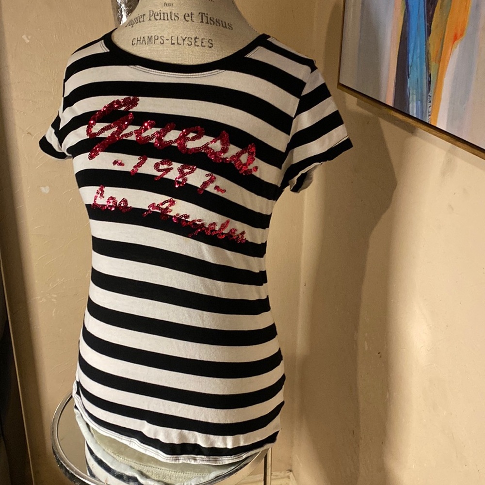 Striped pink sequin guess t shirt